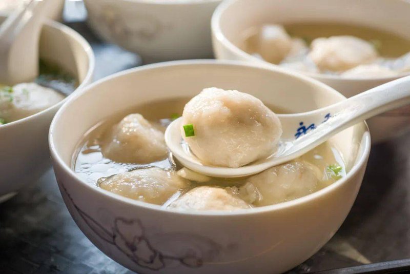福建美食文化探秘：一碗正宗福州鱼丸的独特魅力